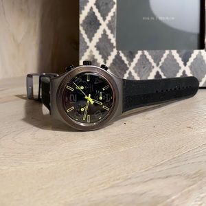 Swatch watch men’s black rubber band aluminum casing